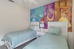 5/3 Pool Home Located in Sunset Ridge Community!