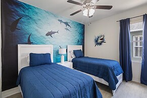 5/3 Pool Home Located in Sunset Ridge Community!