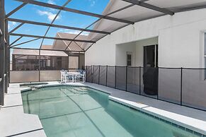 5/3 Pool Home Located in Sunset Ridge Community!