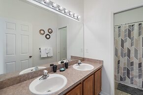 5/3 Pool Home Located in Sunset Ridge Community!