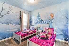 Storey Lake Resort, Private Pool, and Much More!!