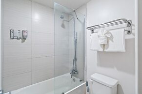 1/1 Condo-hotel With Double bed and Community Pool Miles From Disney!