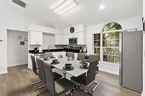 Amazing 4/3 House With Private Pool, Near Disney!