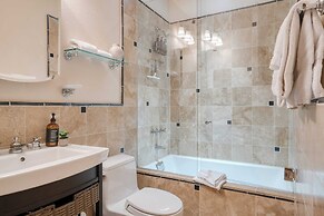 Manitou River House 113 by Avantstay A+ Location