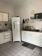 Quarto cama queen ar condicionado