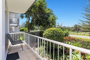 2 Bed Beachfront Apartment in Kingscliff