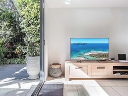 Stunning She Oak Lane 2 BR Apartment