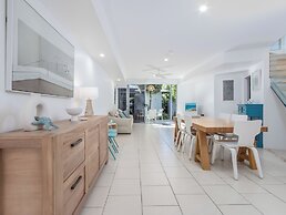 Stunning She Oak Lane 2 BR Apartment