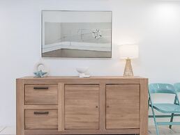 Stunning She Oak Lane 2 BR Apartment