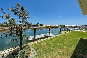 A Waterside Paradise