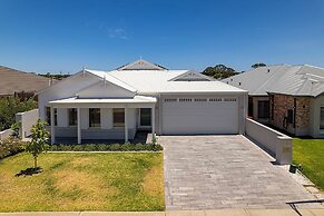 A Waterside Paradise