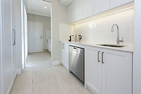 A Waterside Paradise