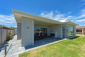 A Waterside Paradise