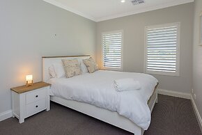 A Waterside Paradise