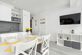 Sunny Apartment With Parking by Renters