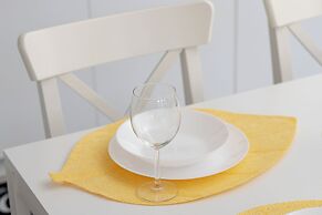 Sunny Apartment With Parking by Renters