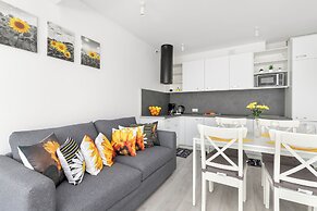 Sunny Apartment With Parking by Renters