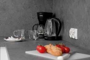 Sunny Apartment With Parking by Renters