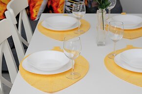 Sunny Apartment With Parking by Renters