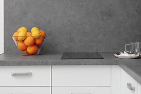 Sunny Apartment With Parking by Renters