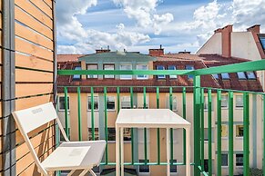 Sunny Apartment With Parking by Renters