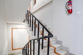Fabhotel Backstreet