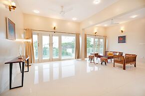 Fabhotel Bougainvillea Suites