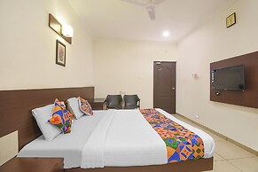 Fabhotel White Clouds