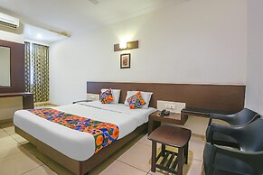 Fabhotel White Clouds