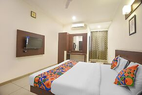 Fabhotel White Clouds