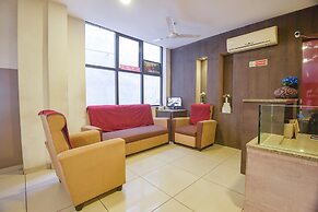 Fabhotel White Clouds