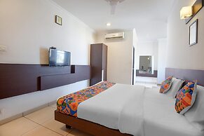 Fabhotel White Clouds