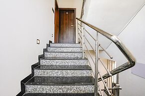 Fabhotel The Regal Inn