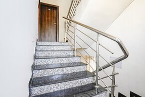 Fabhotel The Regal Inn