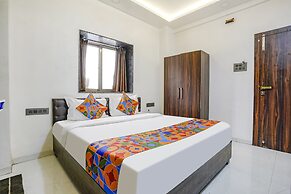 Fabhotel The Regal Inn