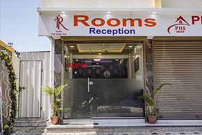 Fabhotel The Regal Inn