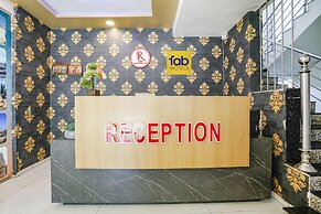 Fabhotel The Regal Inn