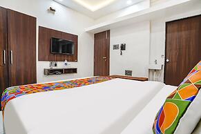 Fabhotel The Regal Inn