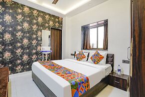 Fabhotel The Regal Inn