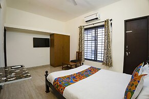 Fabhotel Continental Lebe Inn