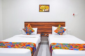 Fabhotel Everest Inn