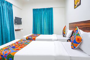 Fabhotel Everest Inn