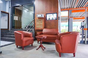 Fabhotel Everest Inn