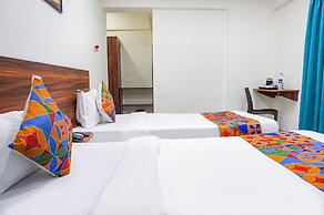 Fabhotel Everest Inn