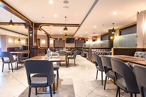 Fabhotel Kitchen Q Inn