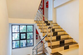 Fabhotel Royal Palace Inn