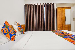 Fabhotel Royal Palace Inn