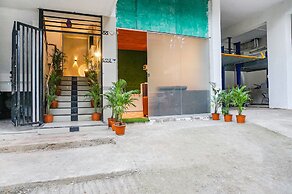 Fabhotel Royal Palace Inn