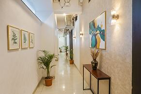 Fabhotel Royal Palace Inn