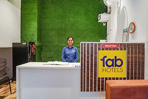 Fabhotel Royal Palace Inn